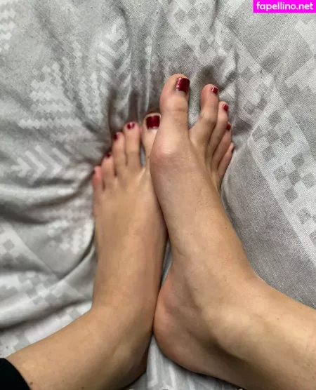 Feetronnie OnlyFans Thumbnail #aMEQsghetE