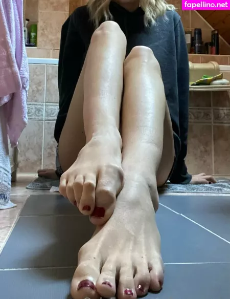 Feetronnie OnlyFans Thumbnail #opti6uOQNh