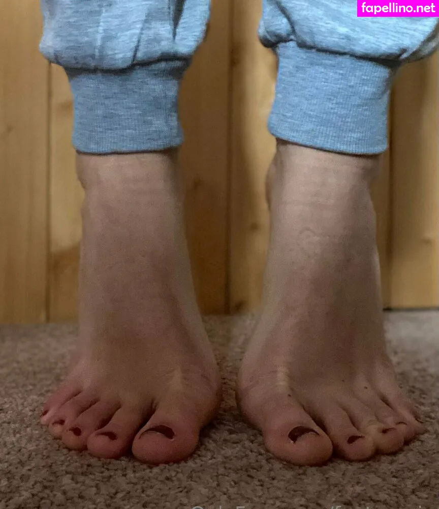 backonmyfeet, feetronnie Nude Leaked OnlyFans Photo #v9RXH3Msi1