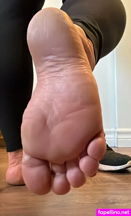 Feetsiecakespreviews OnlyFans Thumbnail #FcNzsXrEMK