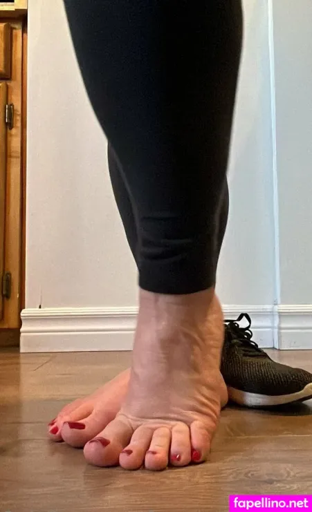 Feetsiecakespreviews OnlyFans Thumbnail #UQdOWuqIk8