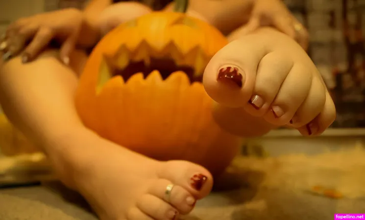Feetsiecakespreviews OnlyFans Thumbnail #oKaLWpKPqF
