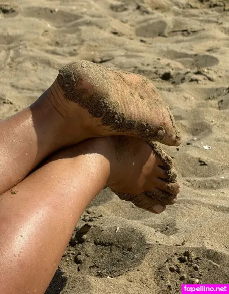 Feetsin OnlyFans Thumbnail #fUm8kzWZzb