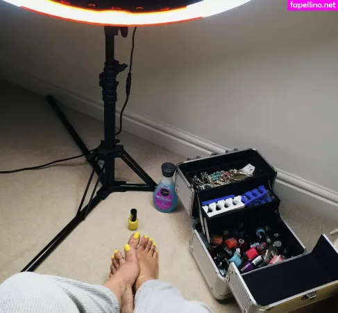 Feetworthfollowing OnlyFans Thumbnail #0mKb9szFec