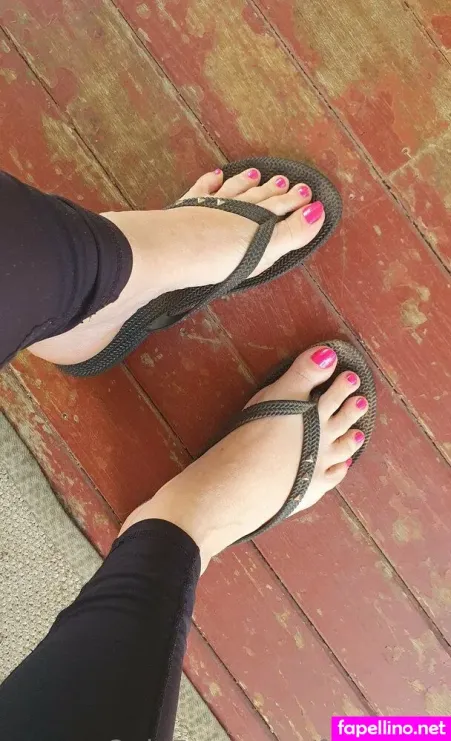 Feetychic OnlyFans Thumbnail #tTj7NqwAHo