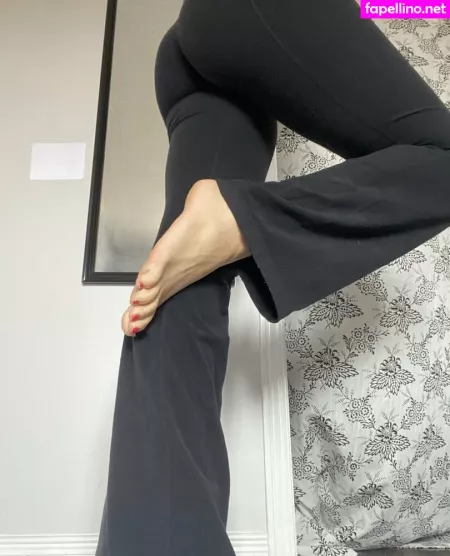 Feetznation OnlyFans Thumbnail #qAeq0nRLKW