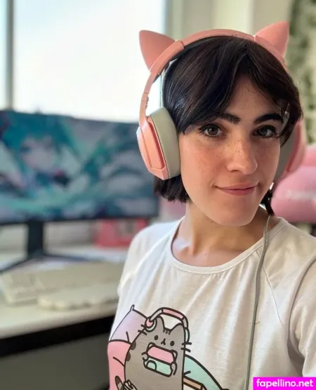 Fefikitten 5 OnlyFans Thumbnail #uZYCZtDCCt