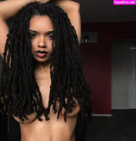 Feistybadazz OnlyFans Thumbnail #o1oyfKURB6