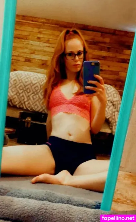 Feistylilredfree OnlyFans Thumbnail #SUYSi8QU4l