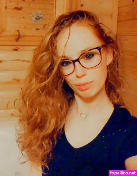 Feistylilredfree OnlyFans Thumbnail #Uc0i8hphhC