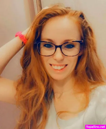 Feistylilredfree OnlyFans Thumbnail #VCg3eXaA3A