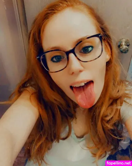 Feistylilredfree OnlyFans Thumbnail #d3OGuuhSnz
