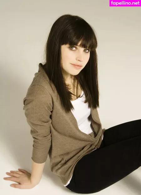 Felicity Jones OnlyFans Thumbnail #F33ndtLzNO