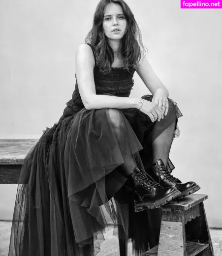 Felicity Jones OnlyFans Thumbnail #KZbtwup7Na