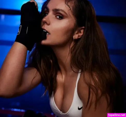 Female Football OnlyFans Thumbnail #d2VXsp1UZf