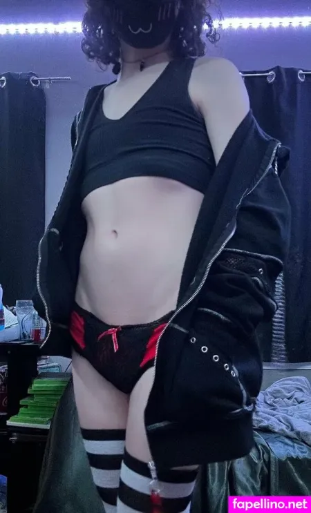 Femboy Osprey OnlyFans Thumbnail #3m2DeukoPn