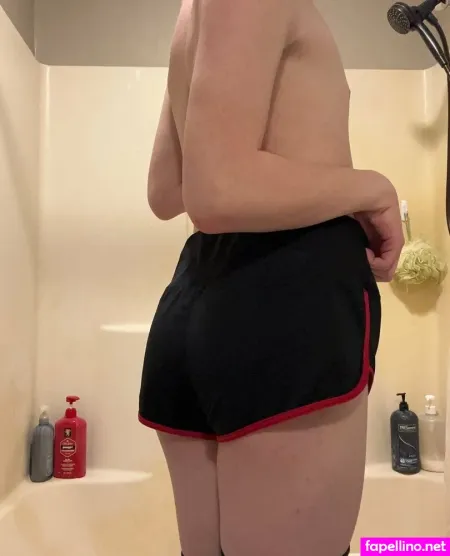 Femboy Osprey OnlyFans Thumbnail #F0xZ7TJGhQ