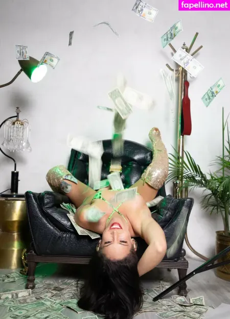 Femdom OnlyFans Thumbnail #Ia0qr05s9u