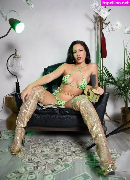 Femdom OnlyFans Thumbnail #tXJkQOf68Q