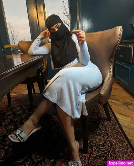 Femdomhijabi OnlyFans Thumbnail #fHw8k2fgzc