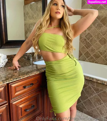 Femdomqueenaj OnlyFans Thumbnail #dwBsNYOrJ0