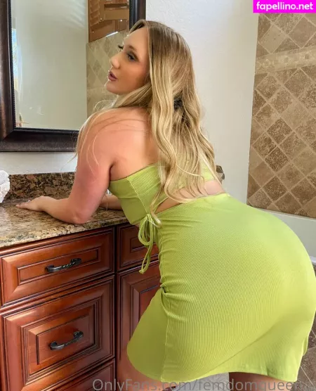Femdomqueenaj OnlyFans Thumbnail #iWc6C0L4OW