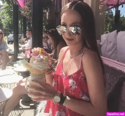 Femke Megan OnlyFans Thumbnail #F2JpejcoN0
