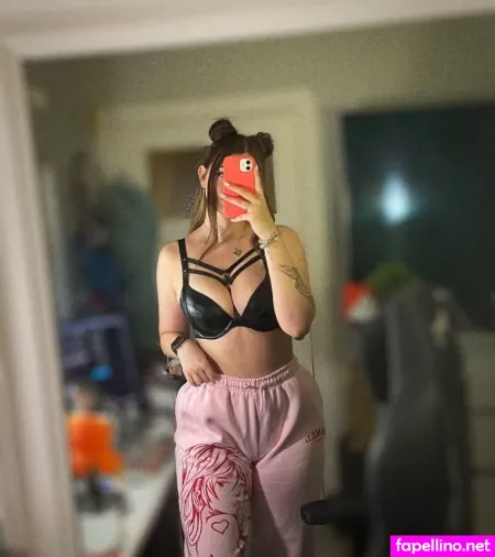 Feneliactx OnlyFans Thumbnail #OXxWTIJ0jo