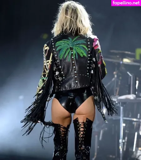 Fergie OnlyFans Thumbnail #gZJD6eHcRG