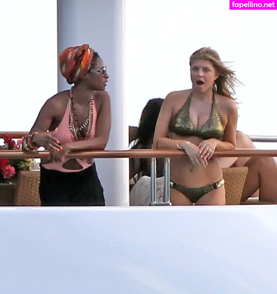 fergie Nude Leaked OnlyFans Photo #qkpHBECOIO