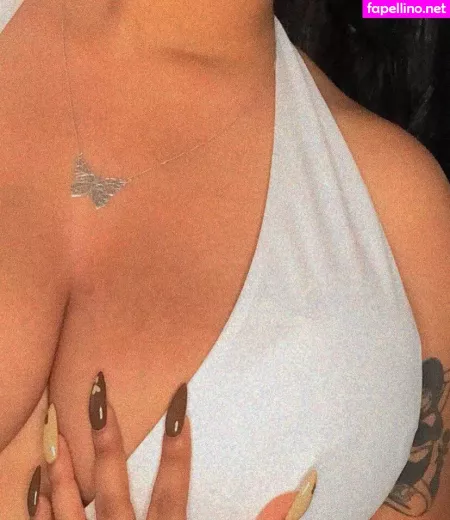 Fernanda V OnlyFans Thumbnail #RxwvTjXfJ8