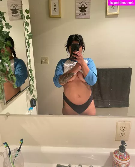 Fernandas Feet888 OnlyFans Thumbnail #efug8223Q7