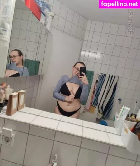 Feuerrose OnlyFans Thumbnail #4vAAt1jzne