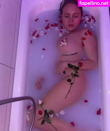 Feuerrose OnlyFans Thumbnail #naqj6m4COt