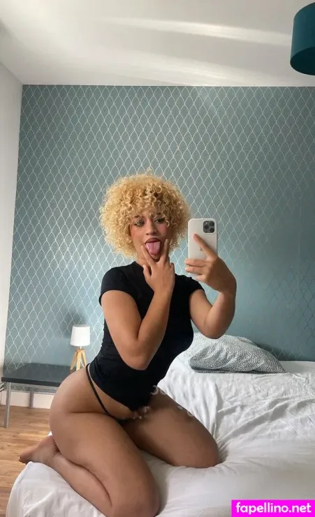 Feyee OnlyFans Thumbnail #hT1WBU6duk