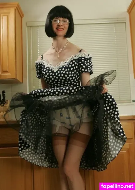 Ffstockings Julia OnlyFans Thumbnail #Ry8aaA1eos