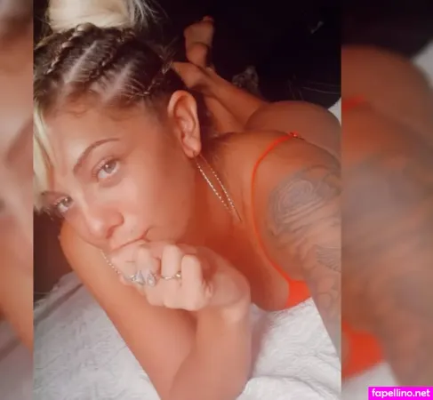 Fiama Berenice OnlyFans Thumbnail #JfUxkKnk8F