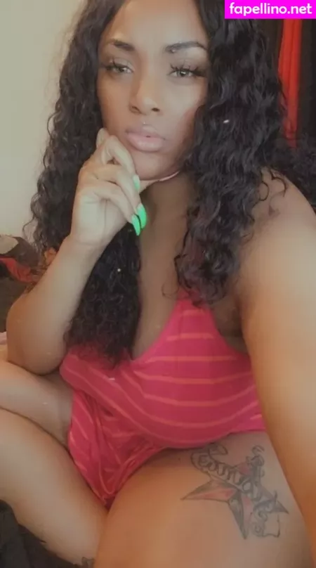 Fineapple Diva OnlyFans Thumbnail #xwNIKA475K