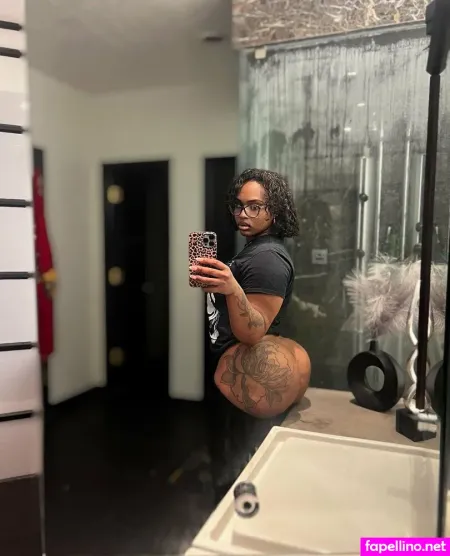 Fineassbina OnlyFans Thumbnail #BvwhD8QL5B