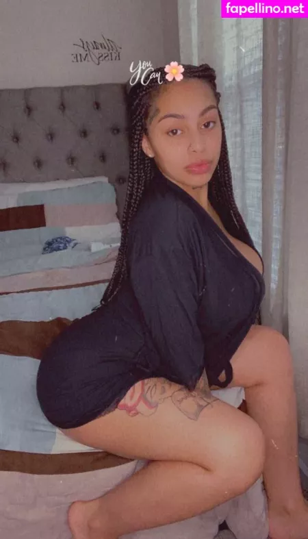 Fineassyonna OnlyFans Thumbnail #6omvJIxTG1