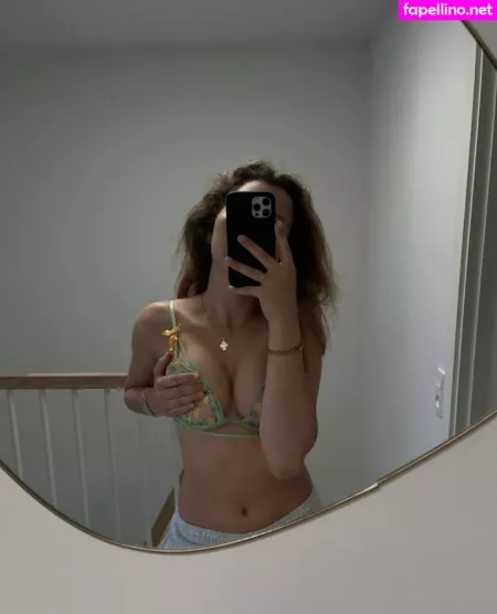 Fiona Elvine OnlyFans Thumbnail #Rsn2nEFHHu
