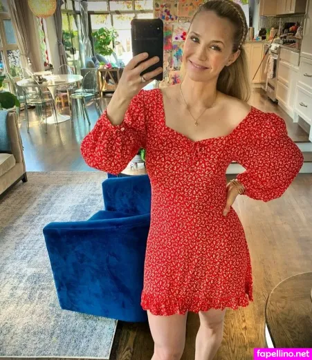 Fiona Gubelmann OnlyFans Thumbnail #SnEacUEMTJ