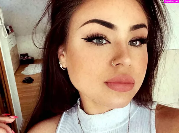 Fiona Schramm OnlyFans Thumbnail #Nu9igz8QGG