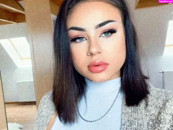 Fiona Schramm OnlyFans Thumbnail #tSx8LtVxh8