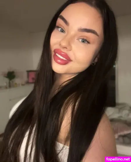 Fionachen OnlyFans Thumbnail #EjJRV0Tcqc