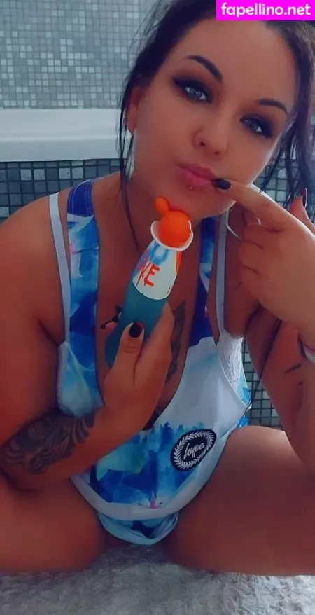 Firebird Ash OnlyFans Thumbnail #R6CYl24j10