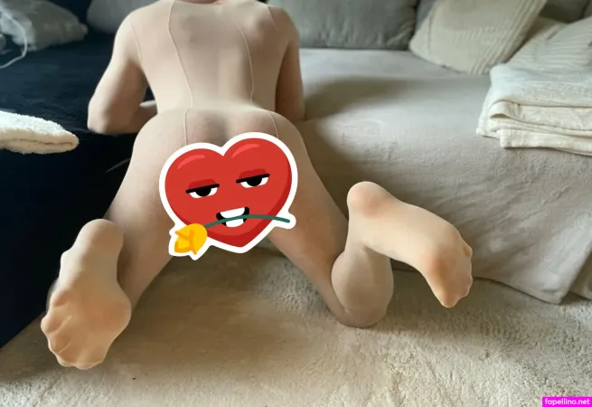 Fit Foot Friend OnlyFans Thumbnail #KbVBvblRRD