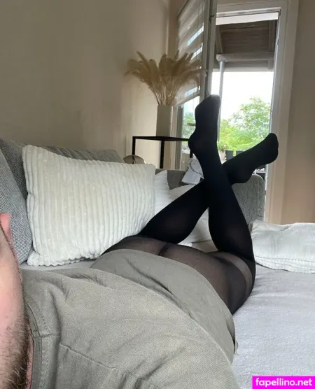 Fit Foot Friend OnlyFans Thumbnail #zY5dcv252B