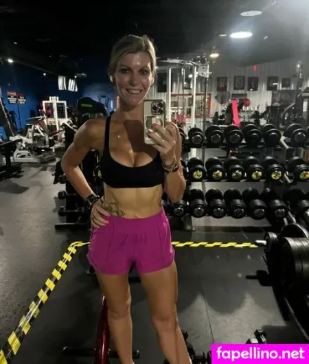 Fit Wife And Mom OnlyFans Thumbnail #B9dFmZc24u