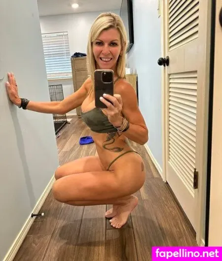 Fit Wife And Mom OnlyFans Thumbnail #VVmwPMjO4u